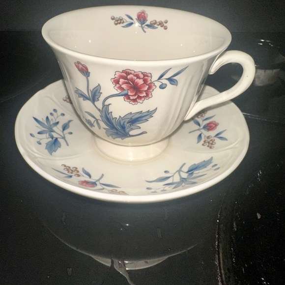 Wedgwood Williamsburg Potpourri Teacup, Saucer England NK510 Made in England - Picture 9 of 9